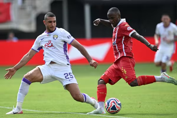 Momen Mzansi: Lorch kembali cetak gol, Carnell raih penghargaan utama